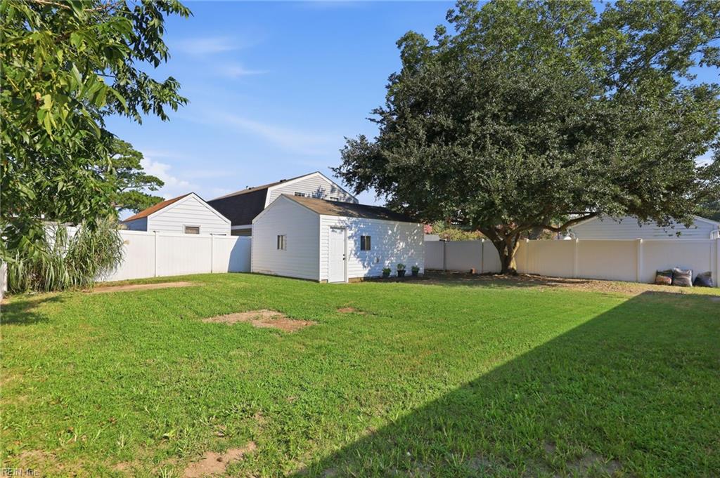 9525 Willow Ter Property Photo 44