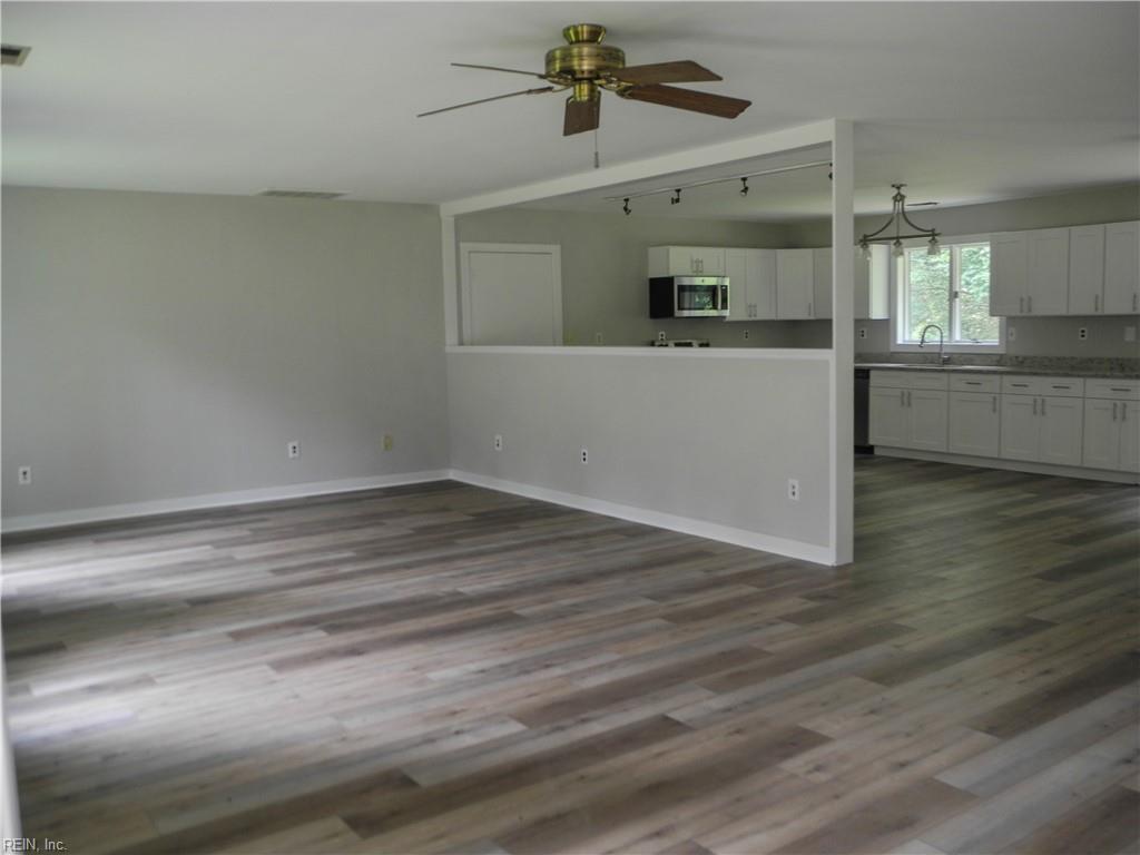 4476 Noahs Ln Property Photo 7
