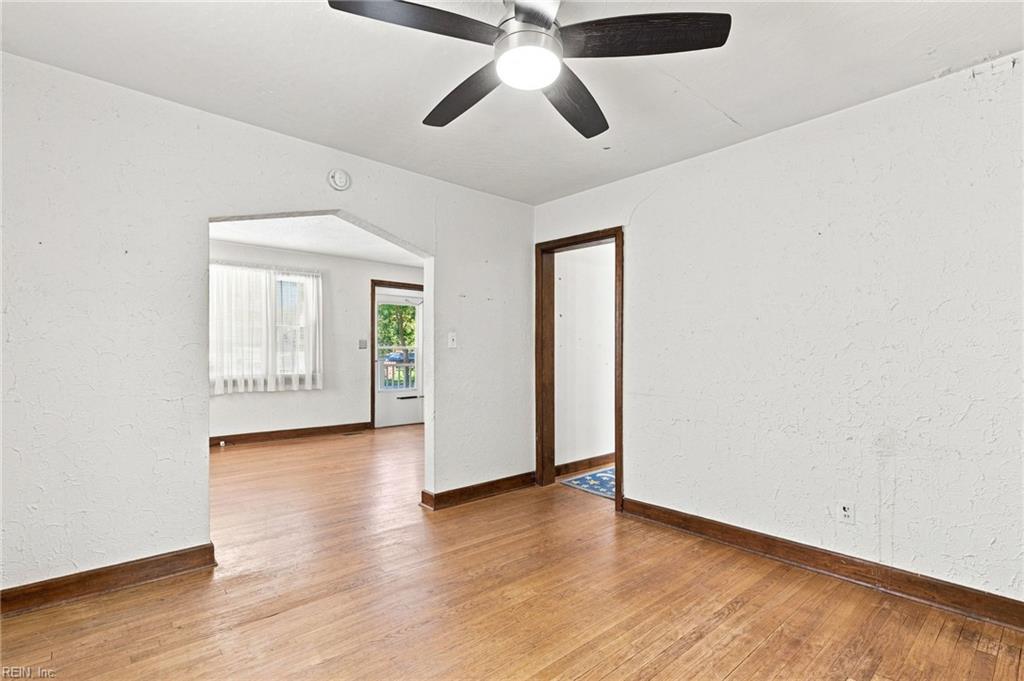 4885 Kennebeck Ave Property Photo 8