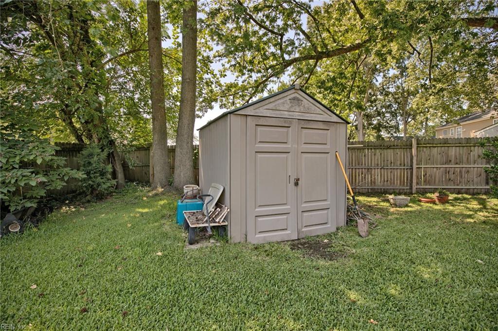4885 Kennebeck Ave Property Photo 27