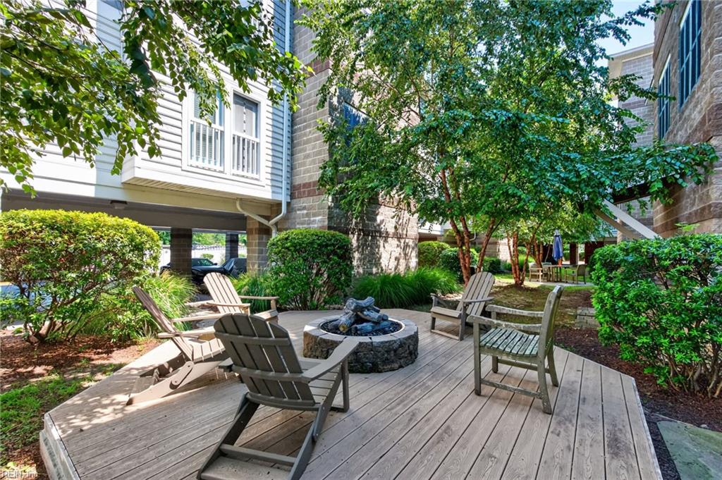 7922 Shore Dr Property Photo 1