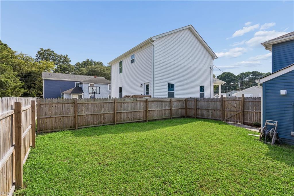 7430 Hughart St Property Photo 27