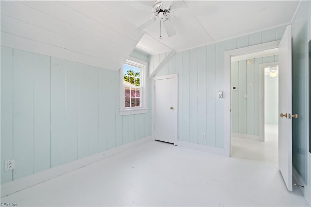 111 60th St Property Photo 18