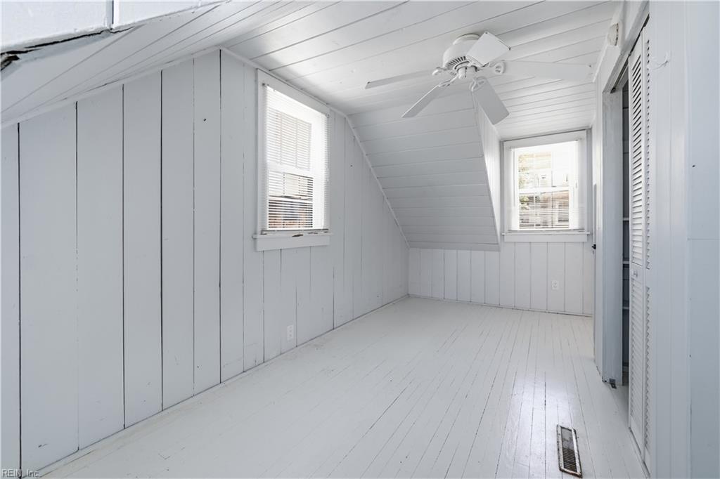 111 60th St Property Photo 22