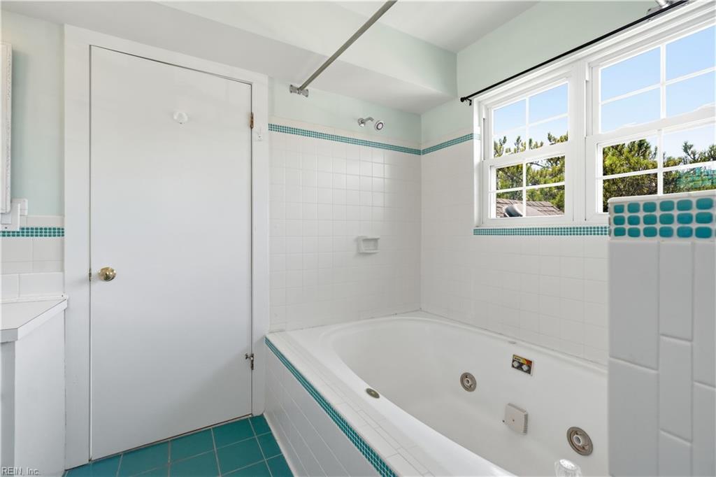 111 60th St Property Photo 27