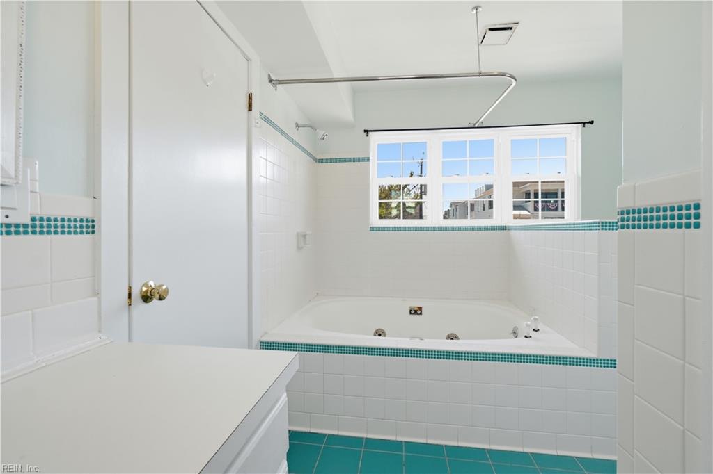 111 60th St Property Photo 29