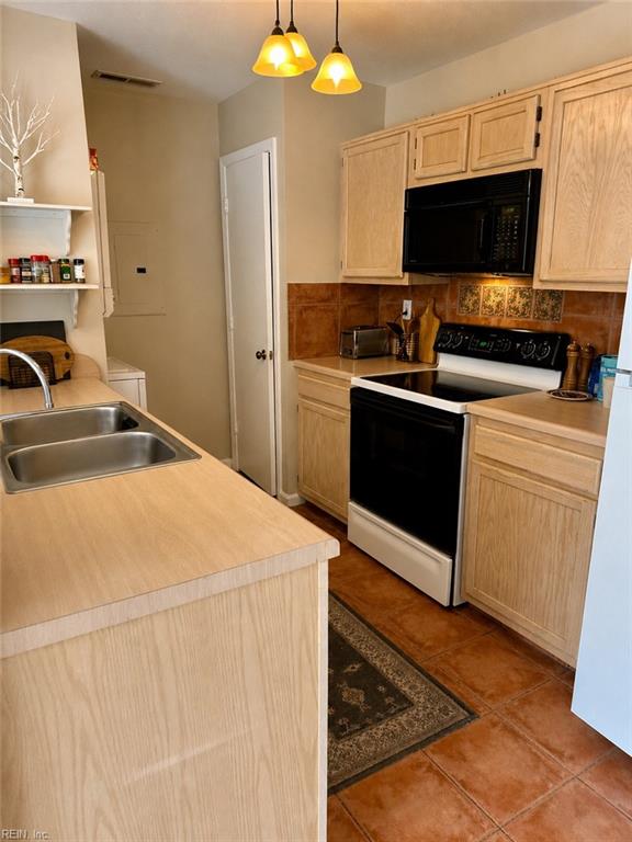 4988 Adelia Drive Dr Property Photo 8