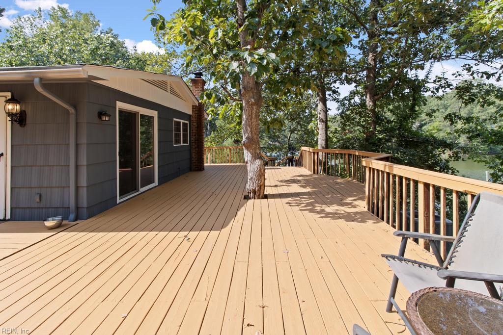 1383 Belmont Dr Property Photo 5