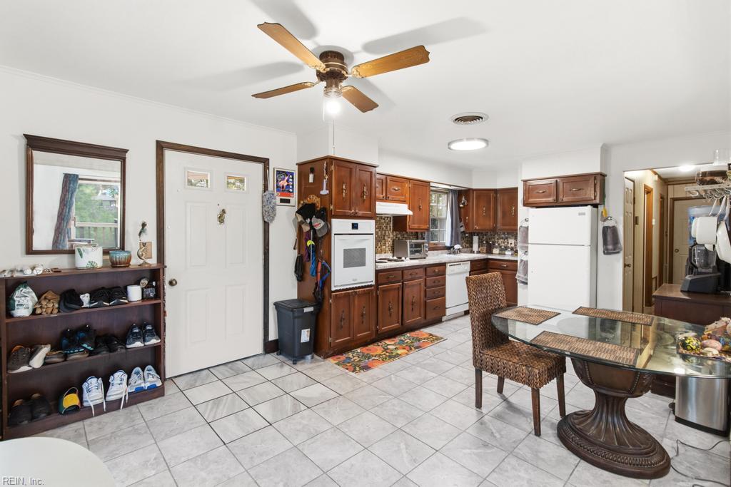 1383 Belmont Dr Property Photo 10