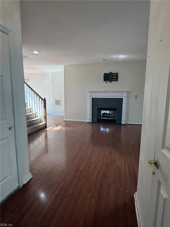 930 Ivystone Way Property Photo 3