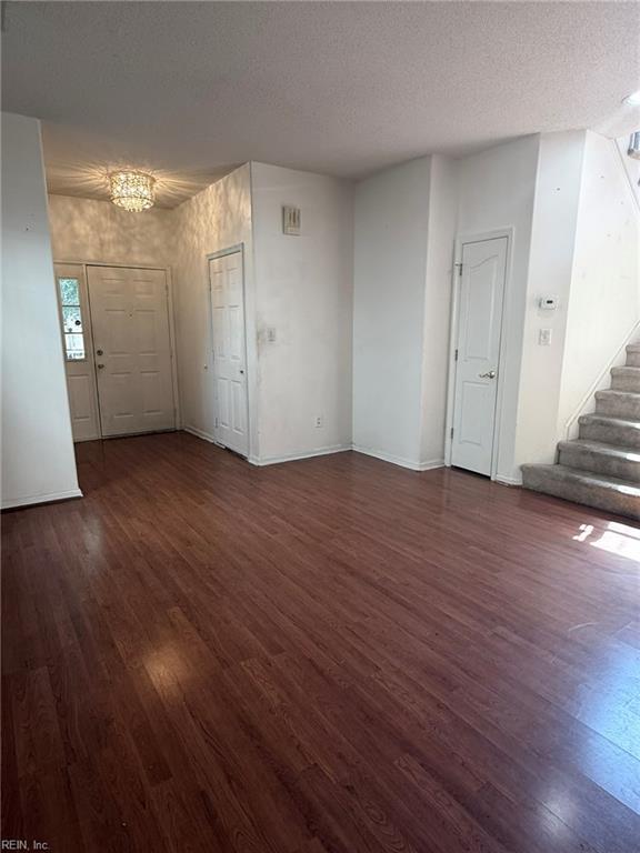 930 Ivystone Way Property Photo 6