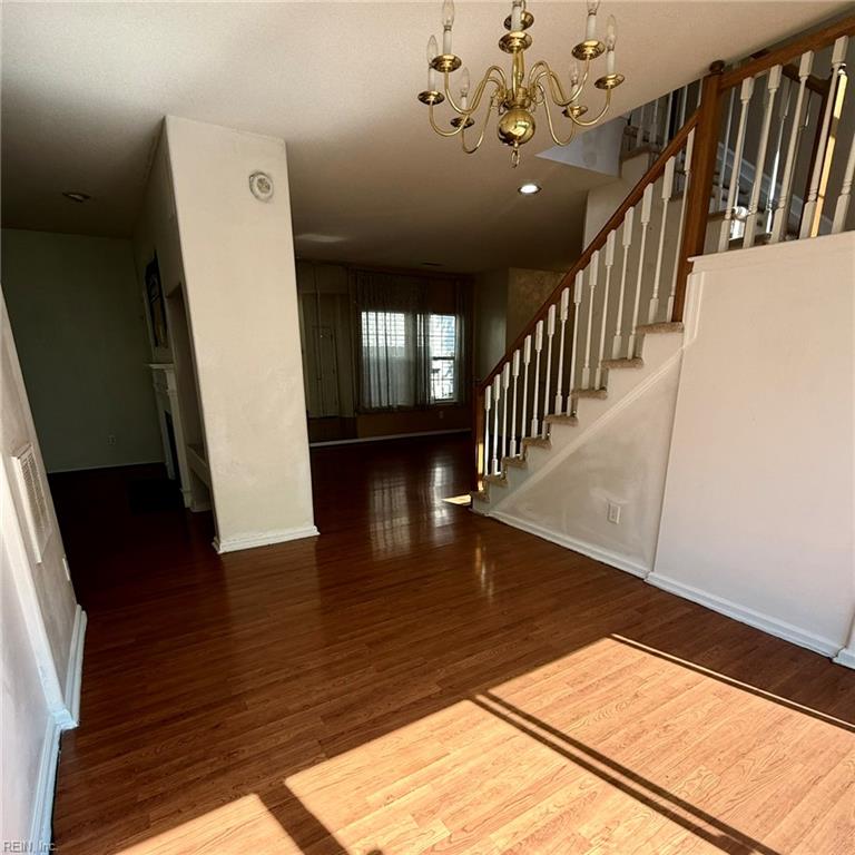 930 Ivystone Way Property Photo 9