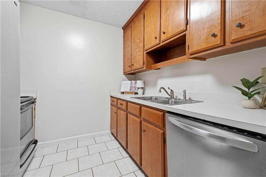 106 Briarwood Pl Property Photo 12