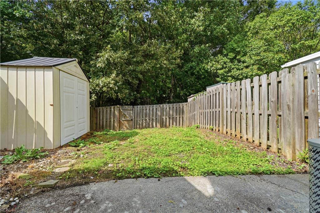 106 Briarwood Pl Property Photo 29