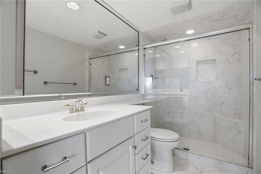 2830 Shore Dr Property Photo 16