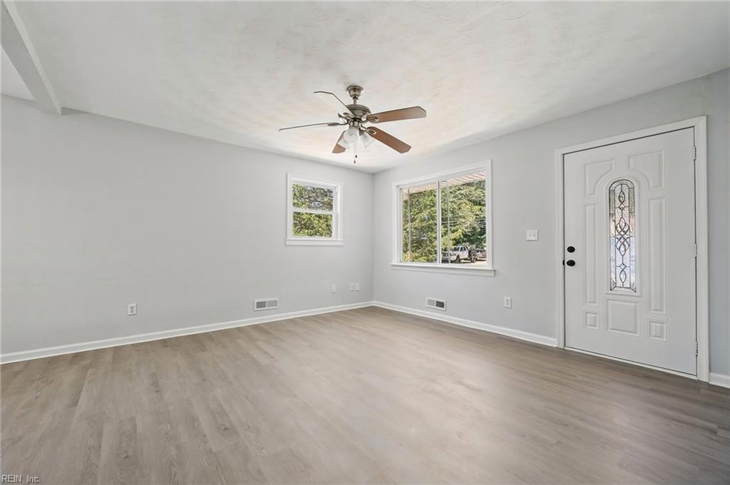613 Yorkshire Rd Property Photo 6
