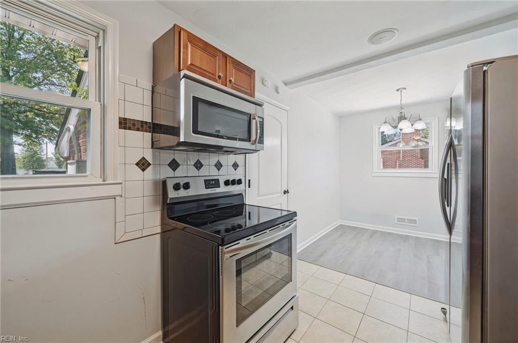 613 Yorkshire Rd Property Photo 13