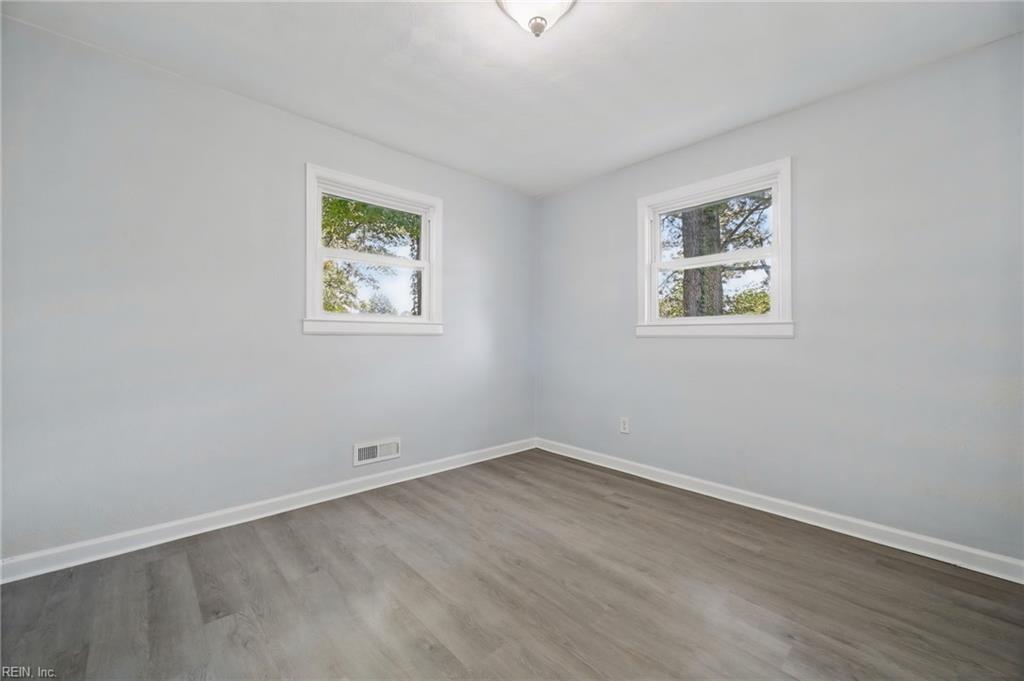 613 Yorkshire Rd Property Photo 16