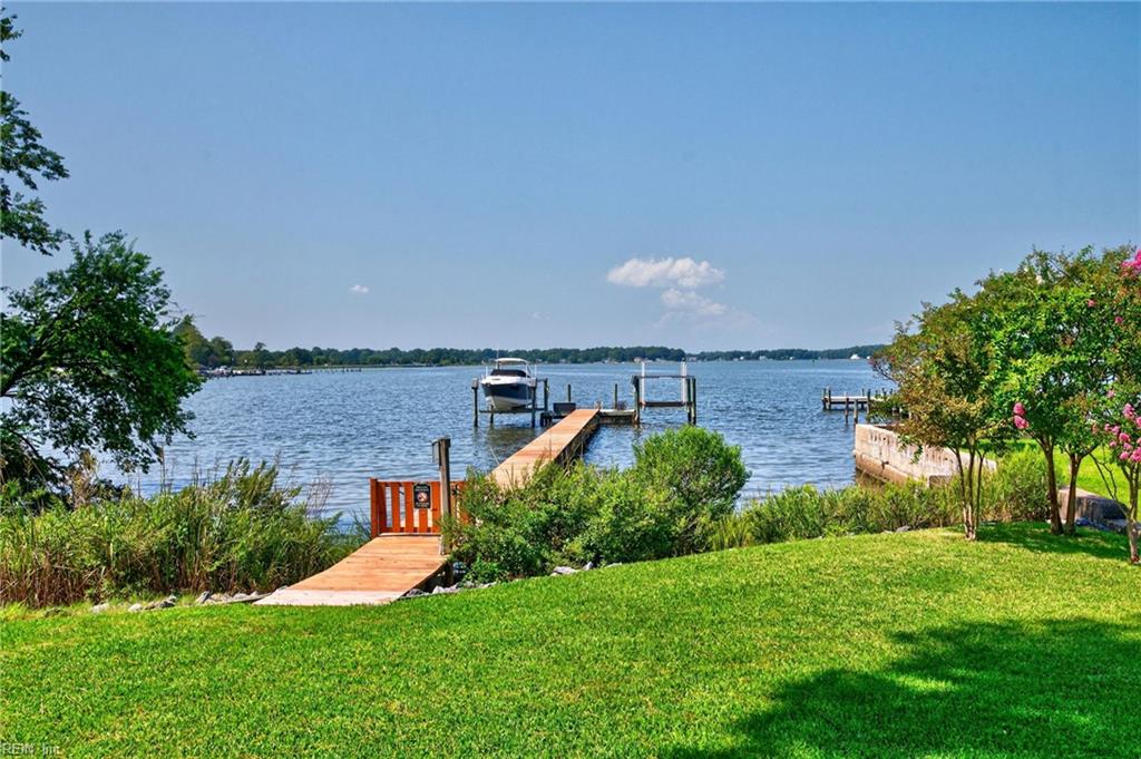 455 Riverside Dr Property Photo 4