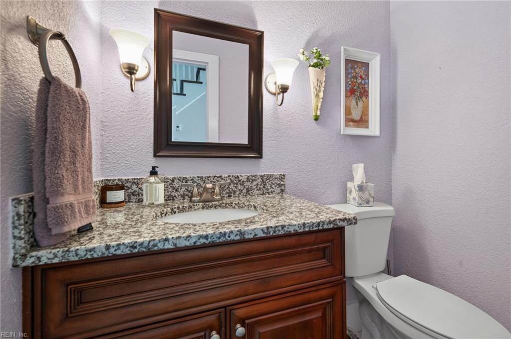 455 Riverside Dr Property Photo 24