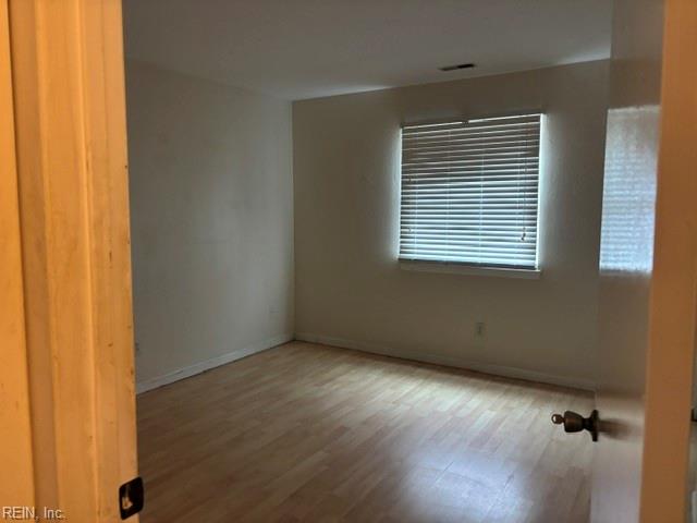 2940 Delaware Xing Property Photo 8