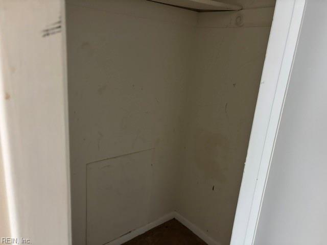 2940 Delaware Xing Property Photo 11