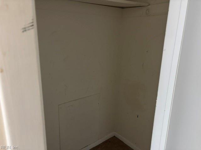 2940 Delaware Xing Property Photo 12