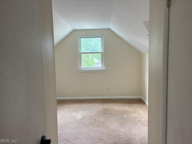 2940 Delaware Xing Property Photo 14