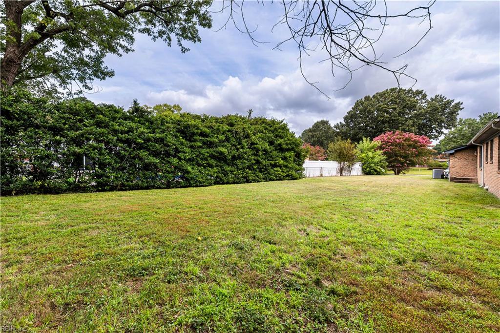 2916 Mintwood Dr Property Photo 4