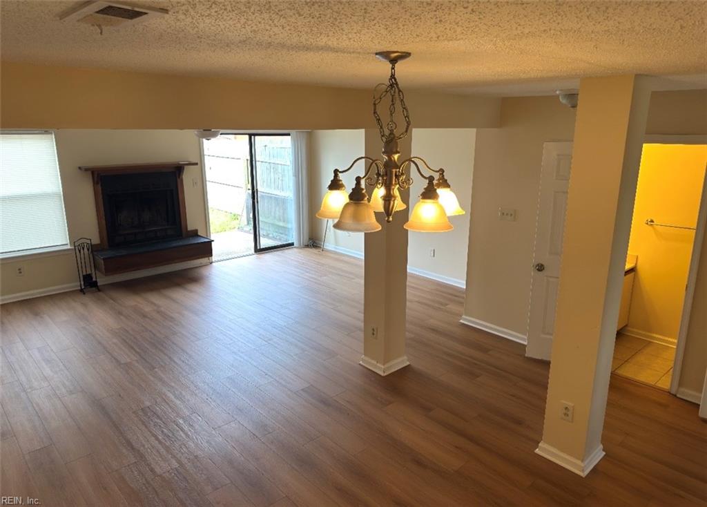 1609 Aldrich Ln Property Photo 2