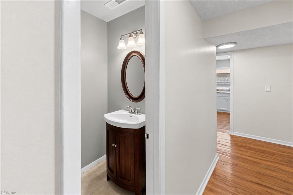 1797 Olympic Dr Property Photo 13