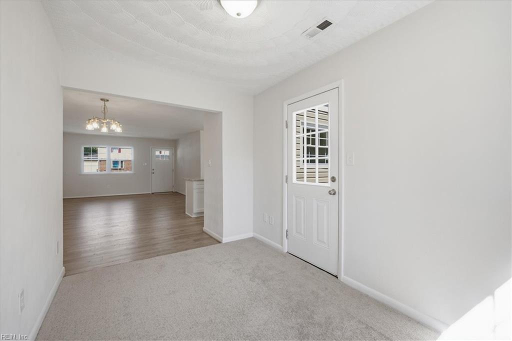 1121 Sir Gawaine Dr Property Photo 18