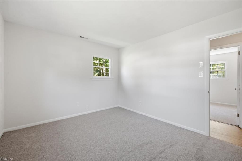 1121 Sir Gawaine Dr Property Photo 32
