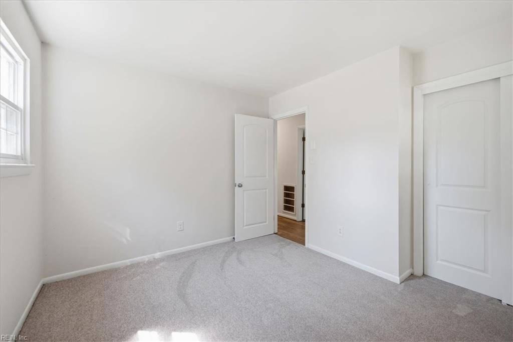 1121 Sir Gawaine Dr Property Photo 34