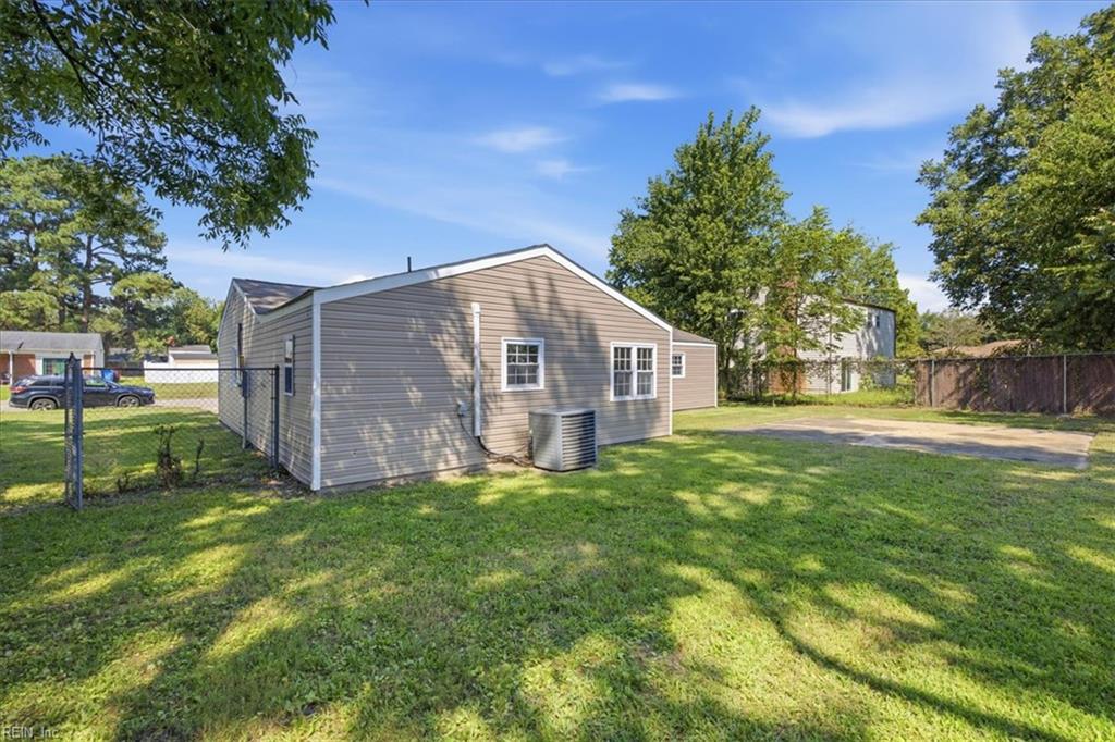 1121 Sir Gawaine Dr Property Photo 37