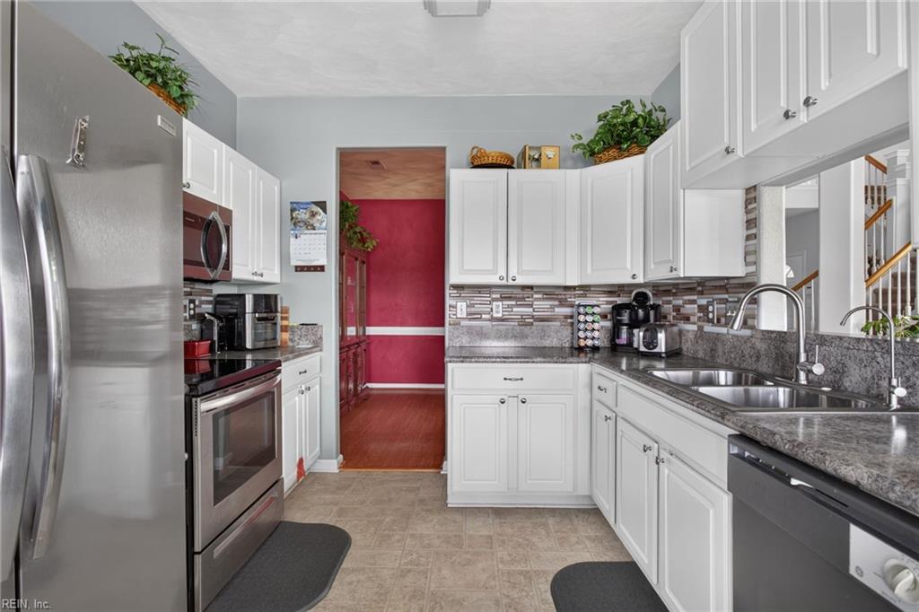 1025 Legends Way Property Photo 5