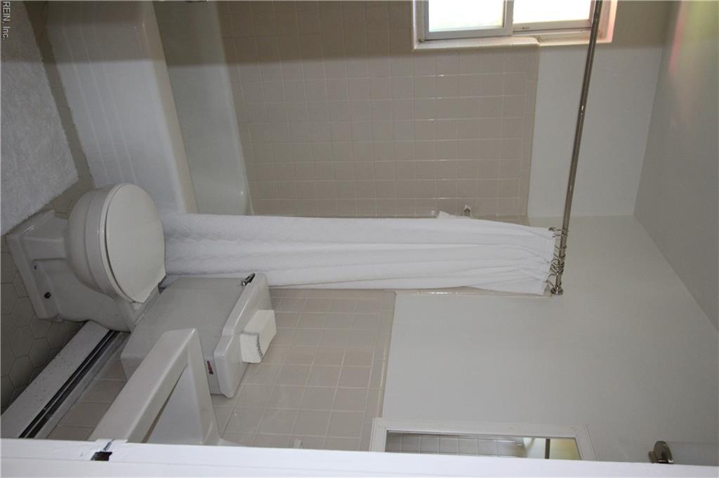 1111 Redgate Ave Property Photo 12