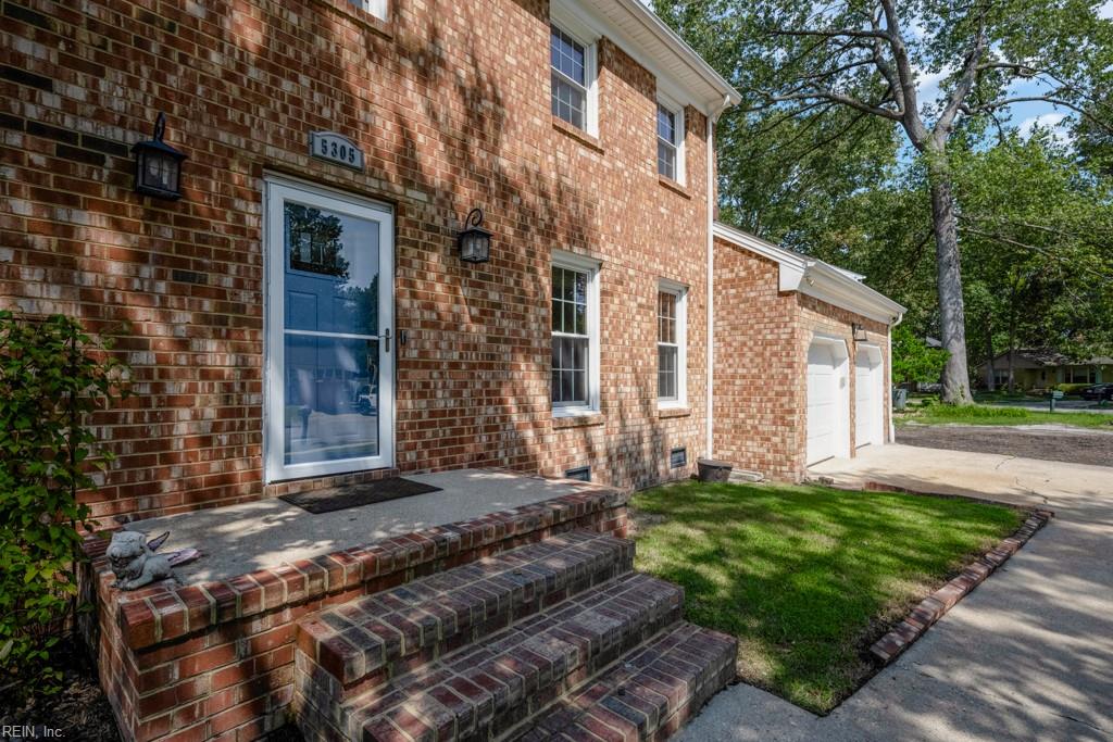 5305 Doon St Property Photo 2