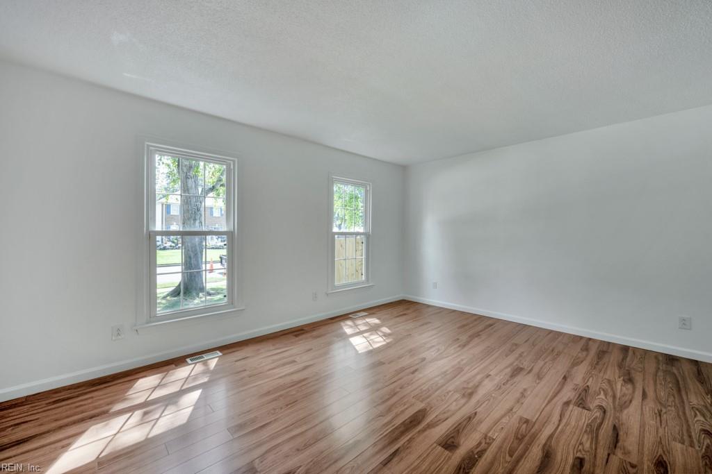 5305 Doon St Property Photo 5