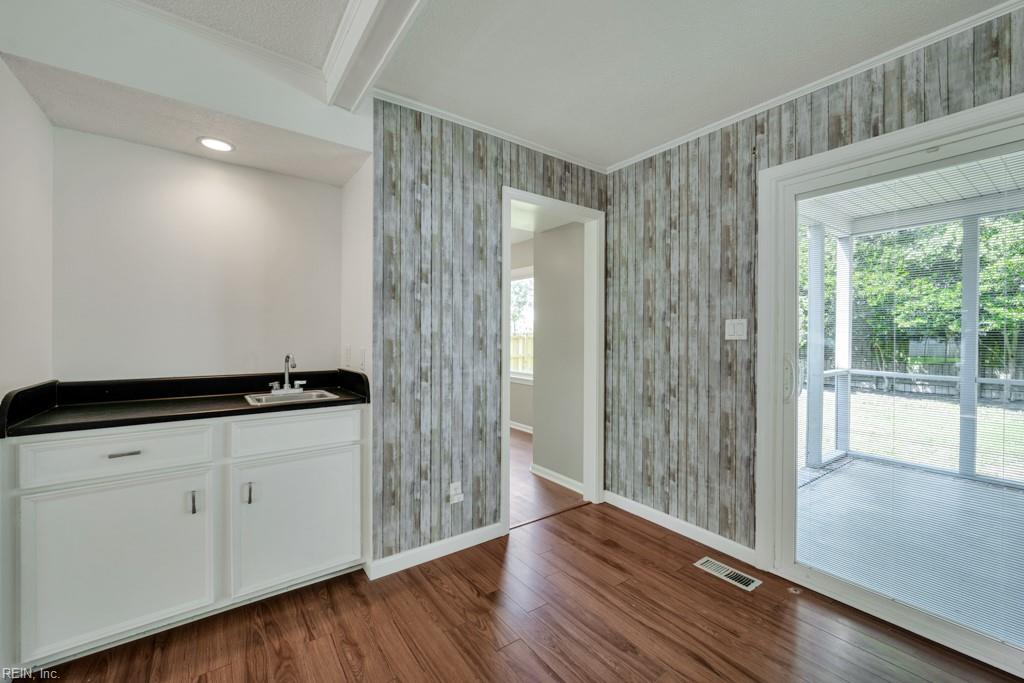 5305 Doon St Property Photo 17