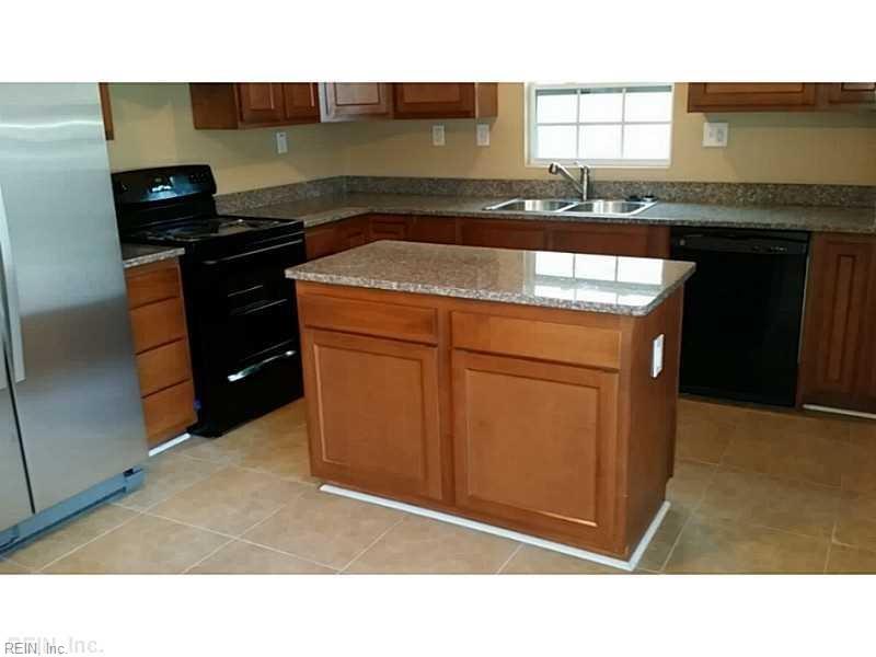 3214 Bapaume Ave Property Photo 2