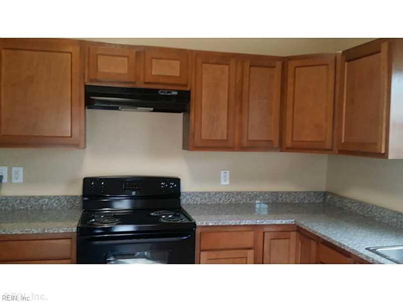 3214 Bapaume Ave Property Photo 3