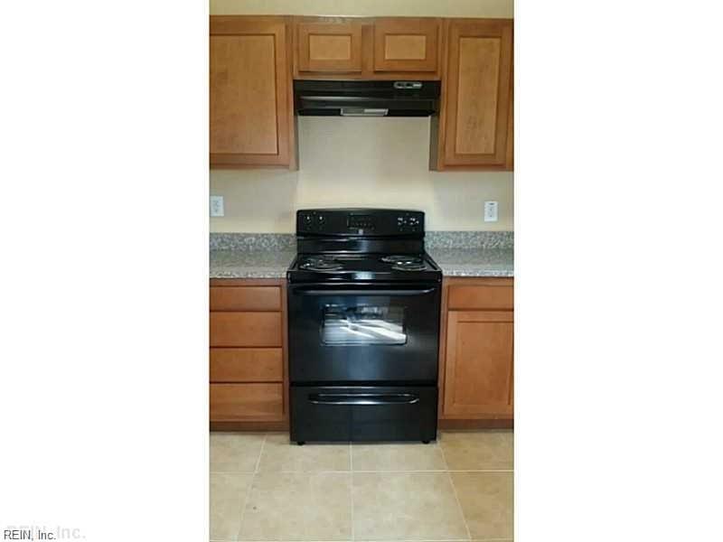 3214 Bapaume Ave Property Photo 5