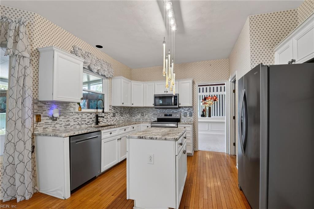 228 Country Club Blvd Property Photo 12
