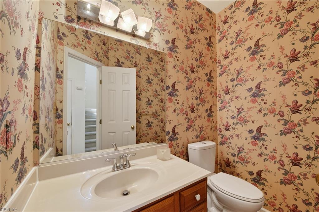 228 Country Club Blvd Property Photo 20