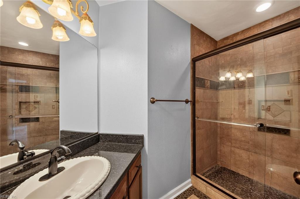 228 Country Club Blvd Property Photo 31
