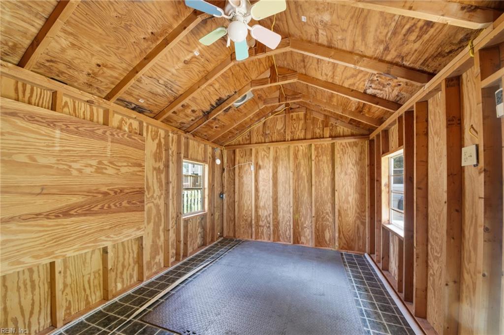 228 Country Club Blvd Property Photo 42