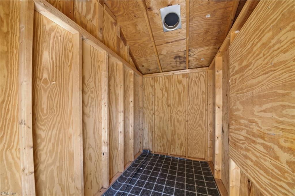 228 Country Club Blvd Property Photo 43