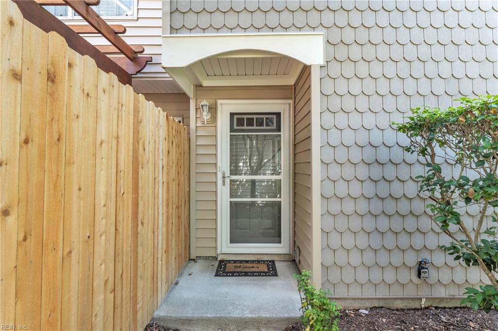 4305 Napa Ct Property Photo 5