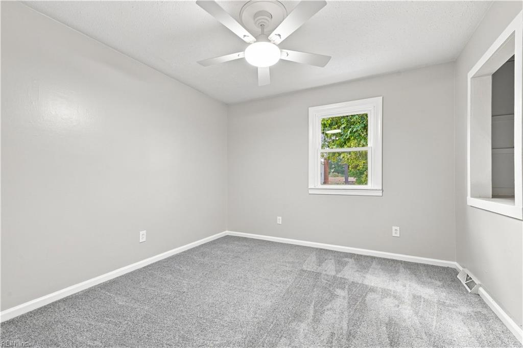 106 Kendall Dr Property Photo 14